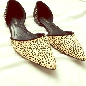 Black House White Market flats